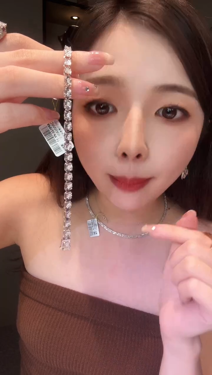 铂Pt950镶嵌手链钻石牛头手链