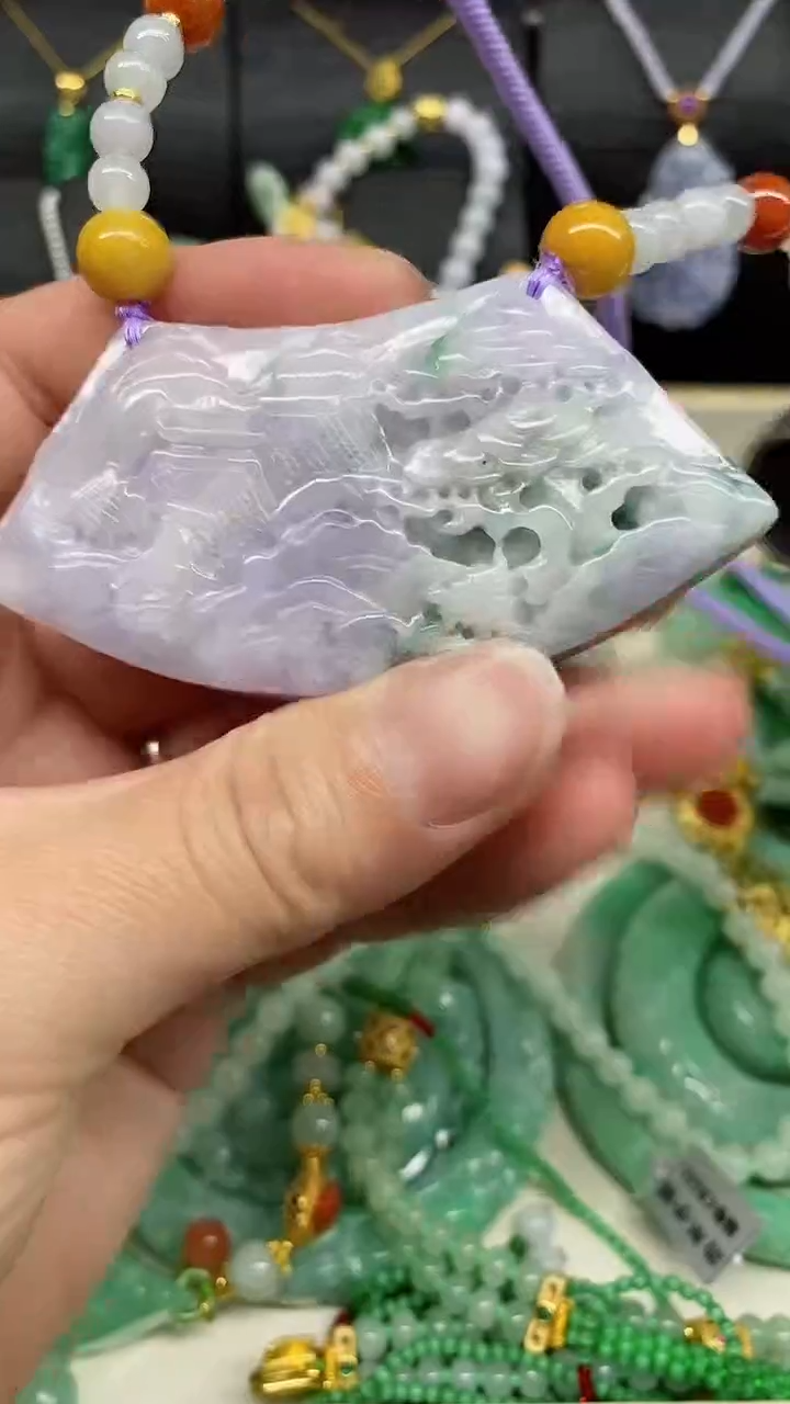 【闪购商品】翡翠吊坠(赠链)未镶嵌吊坠