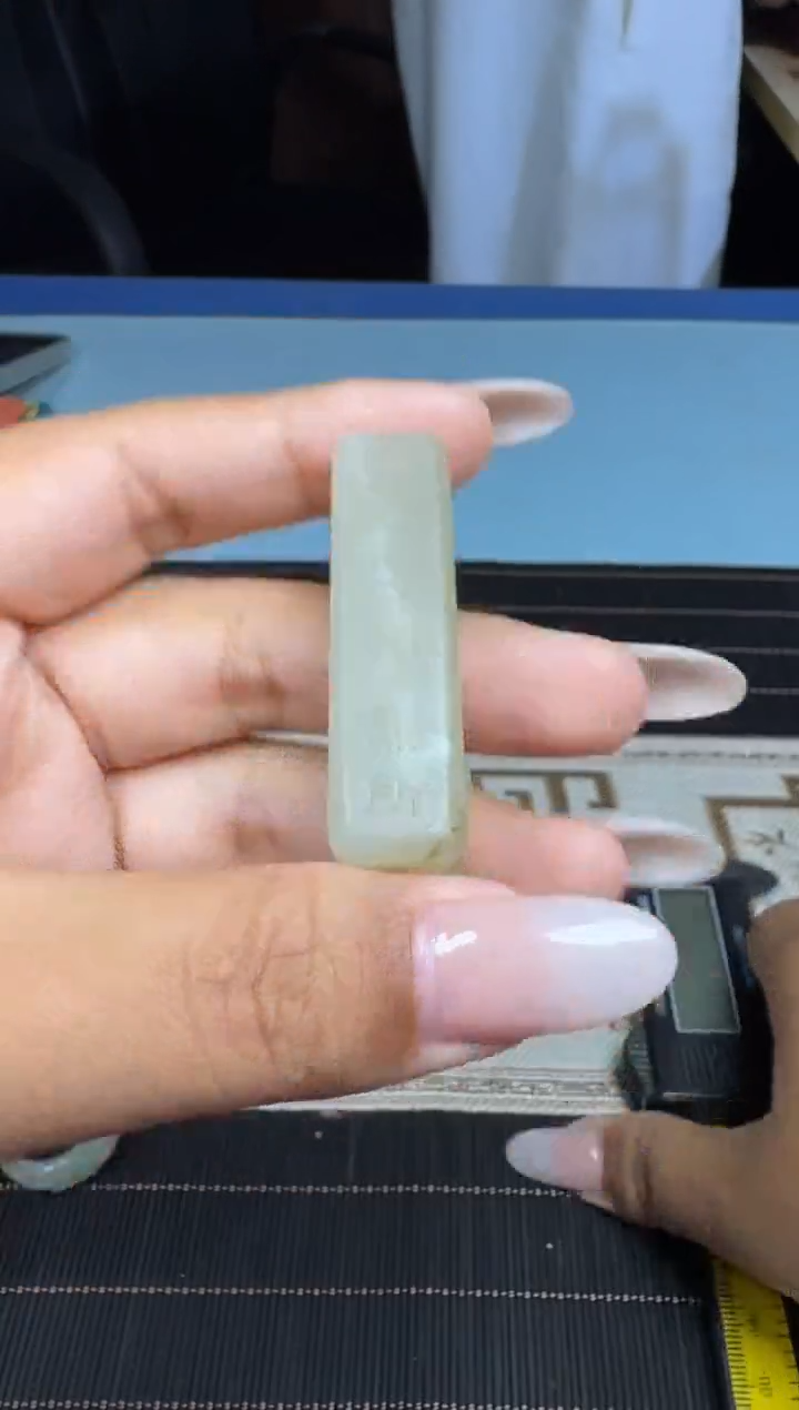 和田玉未镶嵌颈饰1