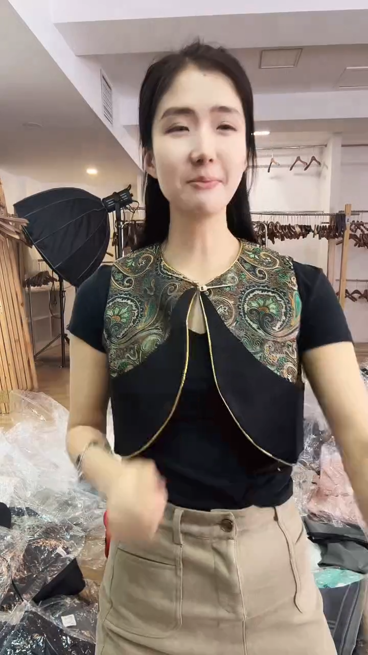 马甲       L码        110-120斤