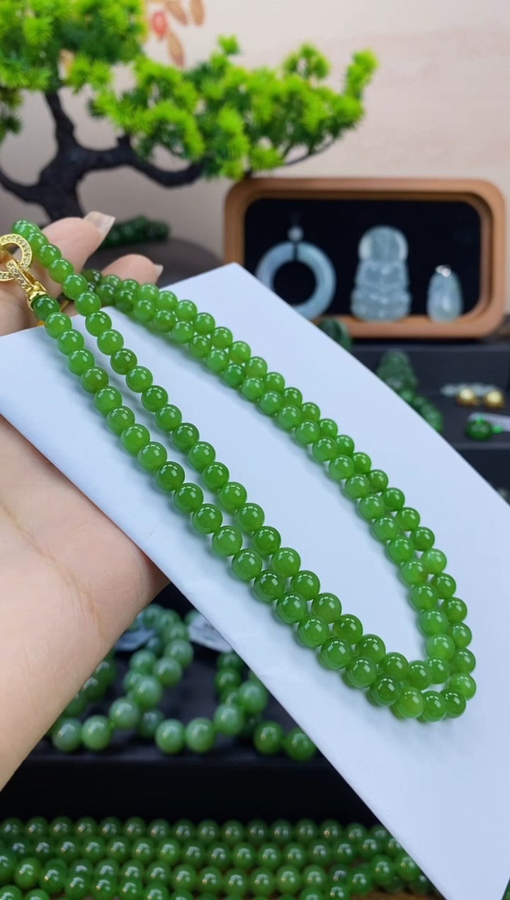 项链未镶嵌和田玉（碧玉）苹果绿卡6mm108项链（无黑点）
