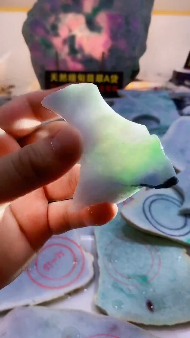 翡翠裸石0林0翡翠珠宝102