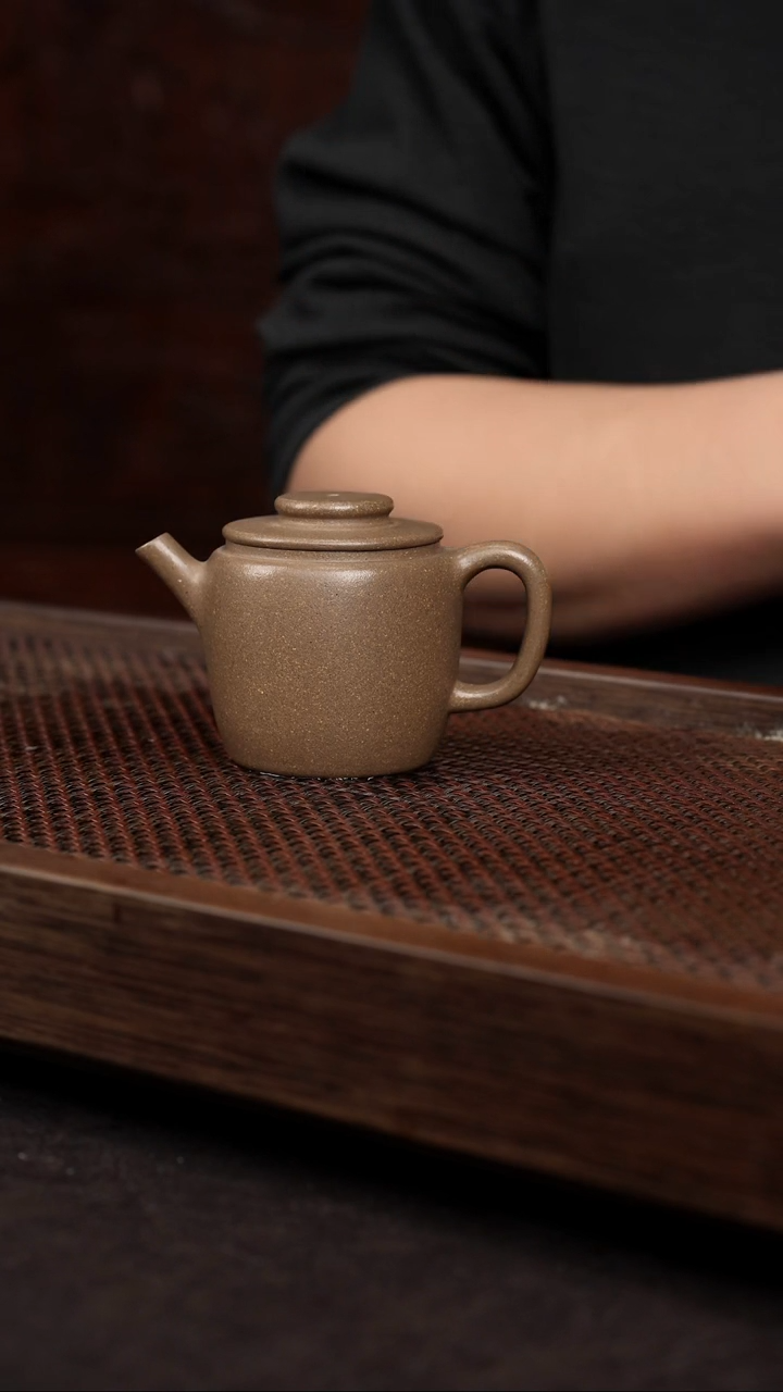 【闪购商品】紫砂茶壶芝麻绿高巨轮