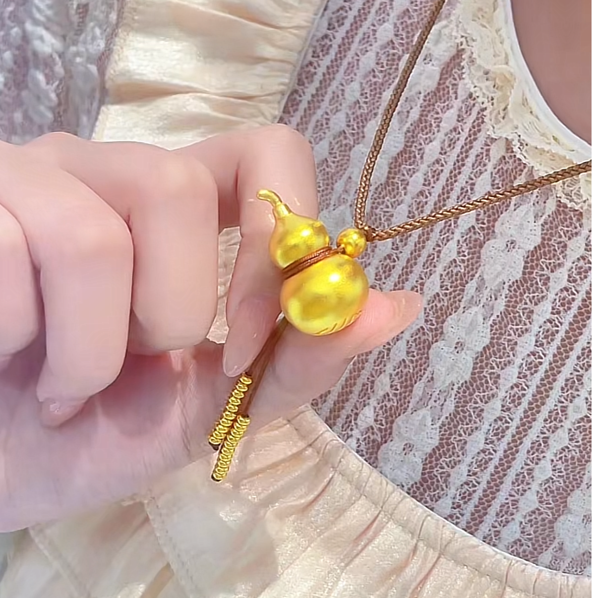 宝裕华黄金足金999 古法吊坠 流苏葫芦