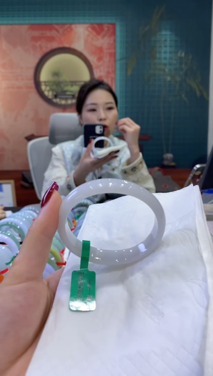 【闪购商品】翡翠手镯未镶嵌多人02361
