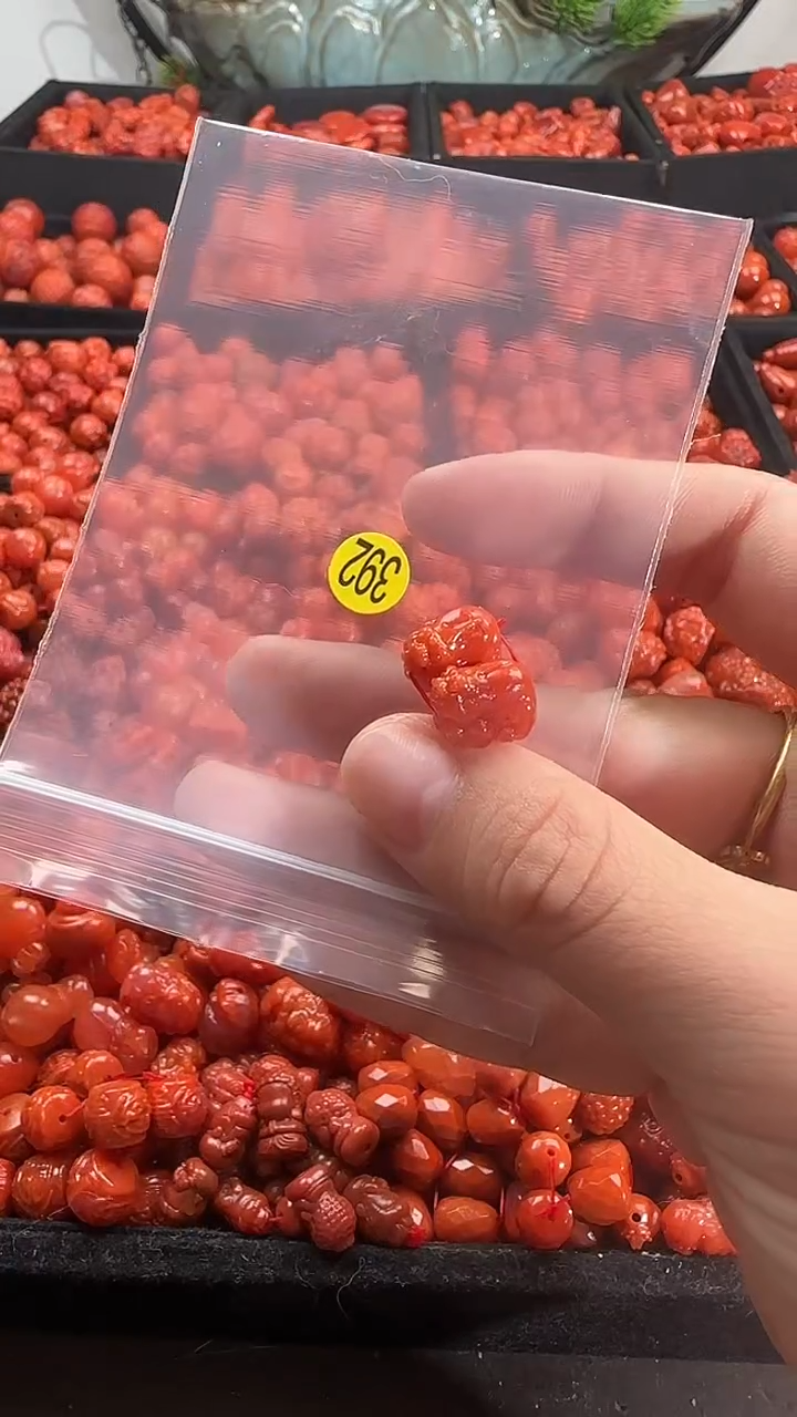 颈饰未镶嵌南红玛瑙1