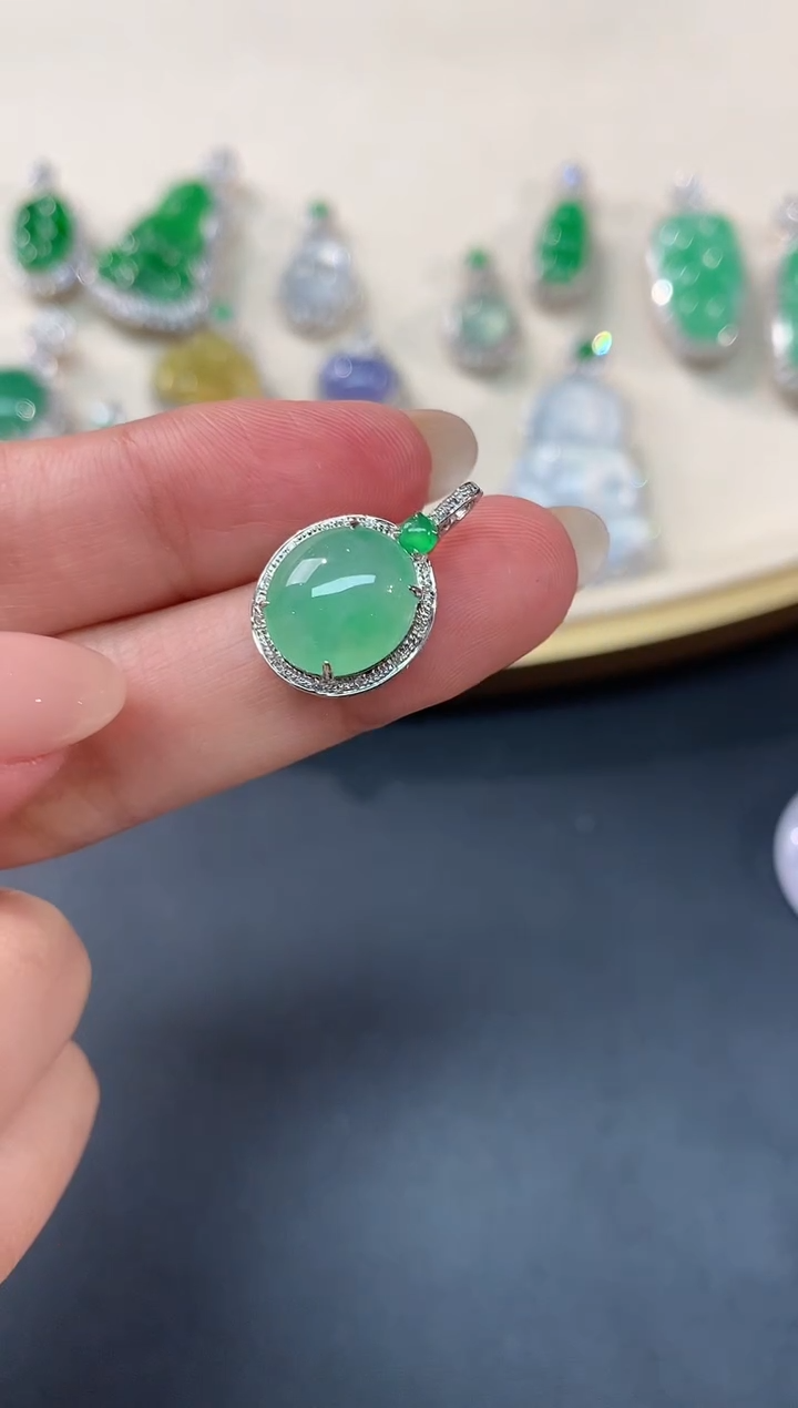 【闪购商品】翡翠吊坠(不含链)18K金镶嵌A524|2680