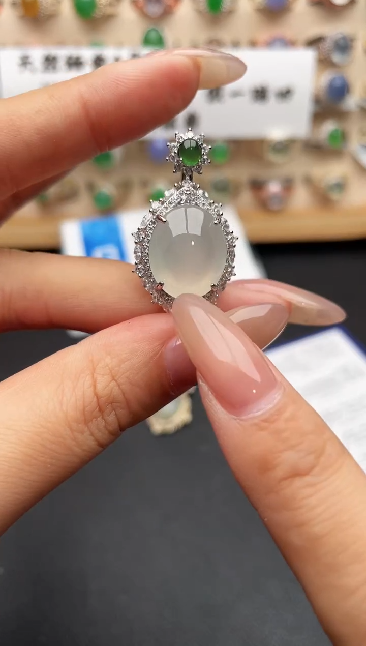 未镶嵌戒指翡翠丸**学一物一证一礼盒