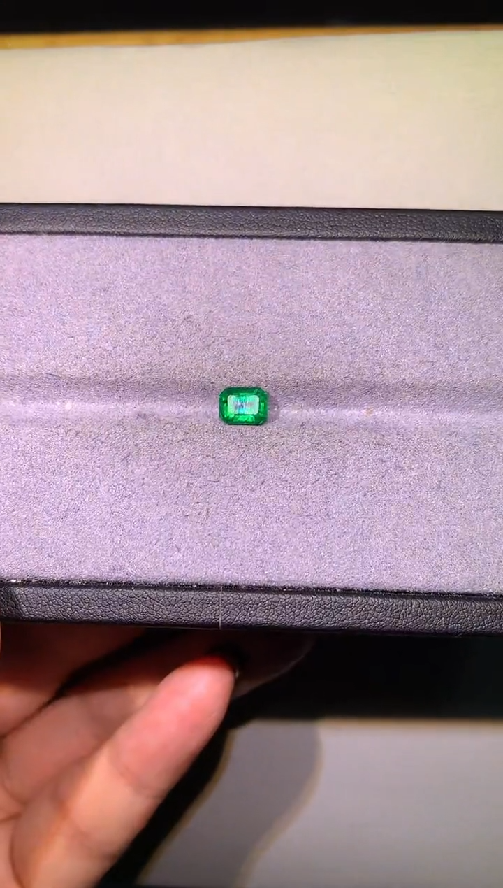 【闪购商品】祖母绿裸石未镶嵌1.23ct沃顿微油吉尔德A205