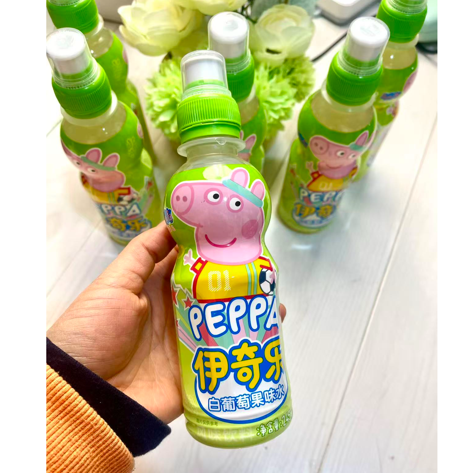 来伊份伊奇乐饮料白葡萄果味水245ml*6瓶+2包抽纸晚上充饥食品