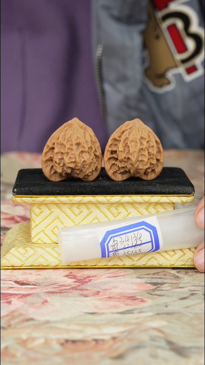 【闪购商品】文玩核桃把件非嫁接官帽