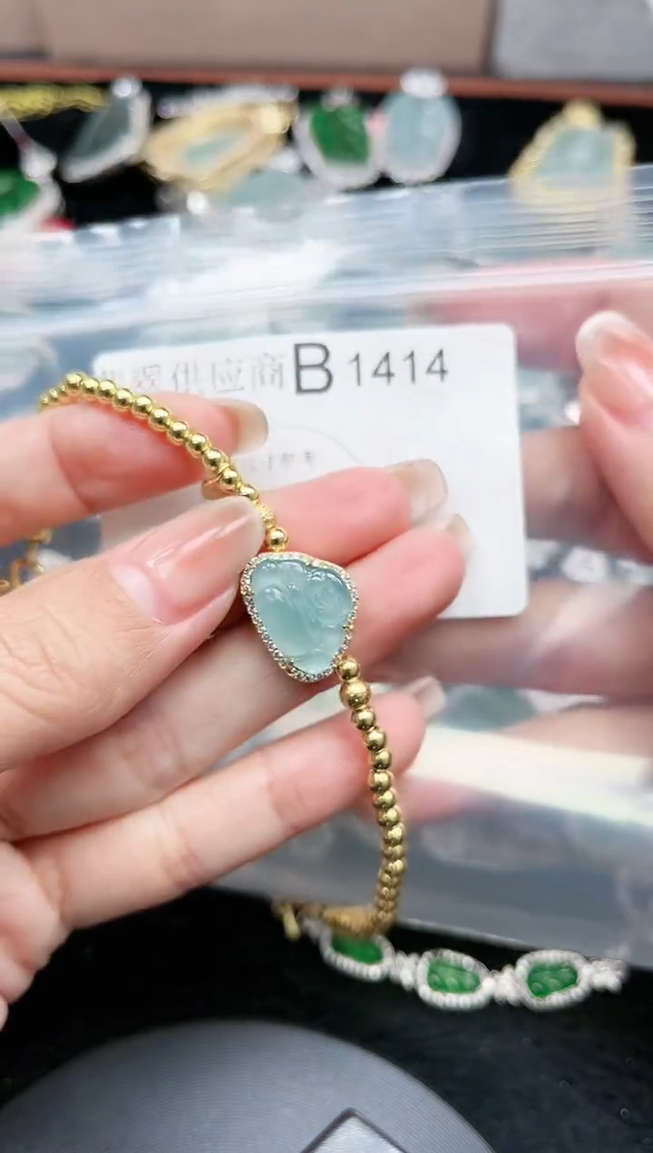 【闪购商品】翡翠颈饰未镶嵌1414赠皮绳