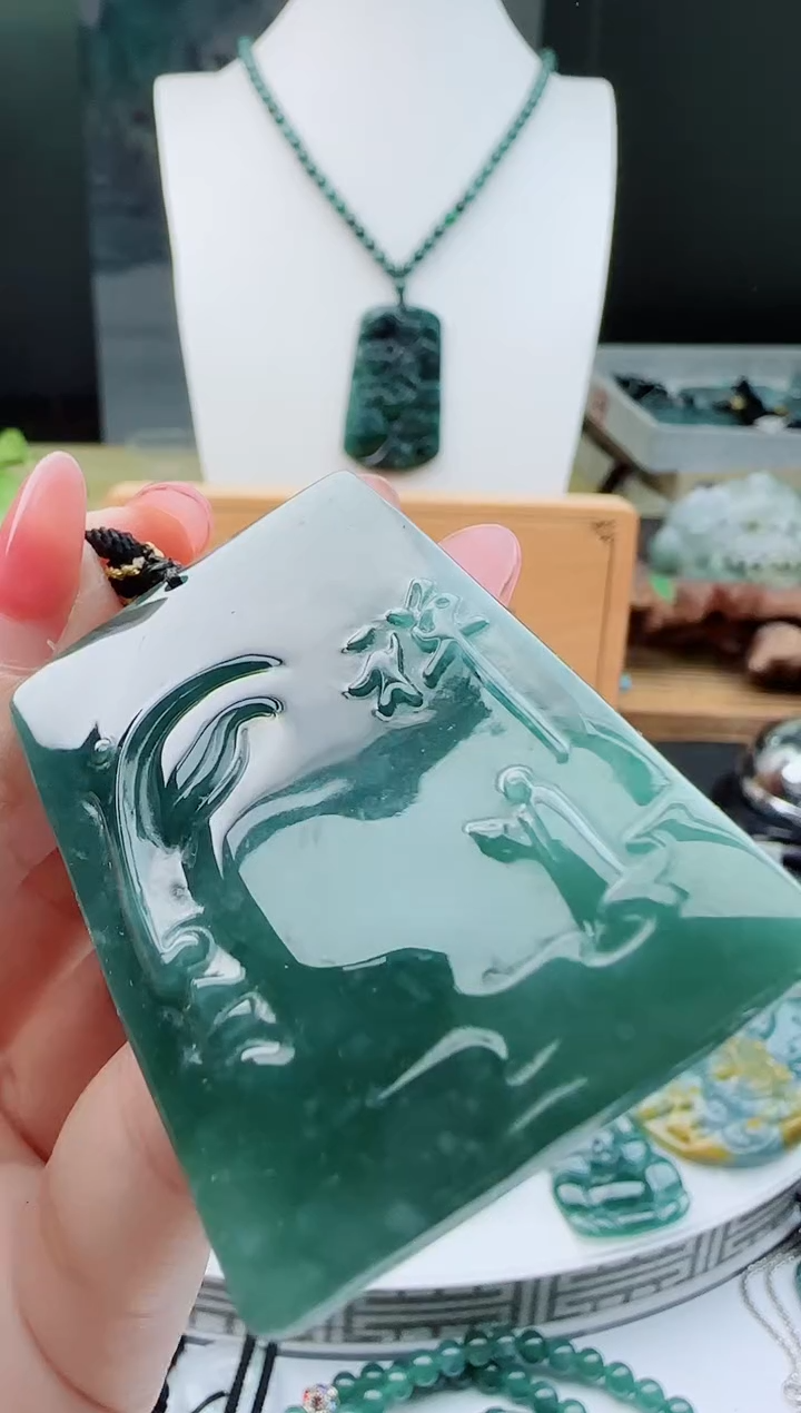 【闪购商品】翡翠颈饰未镶嵌多样性随机一件发货