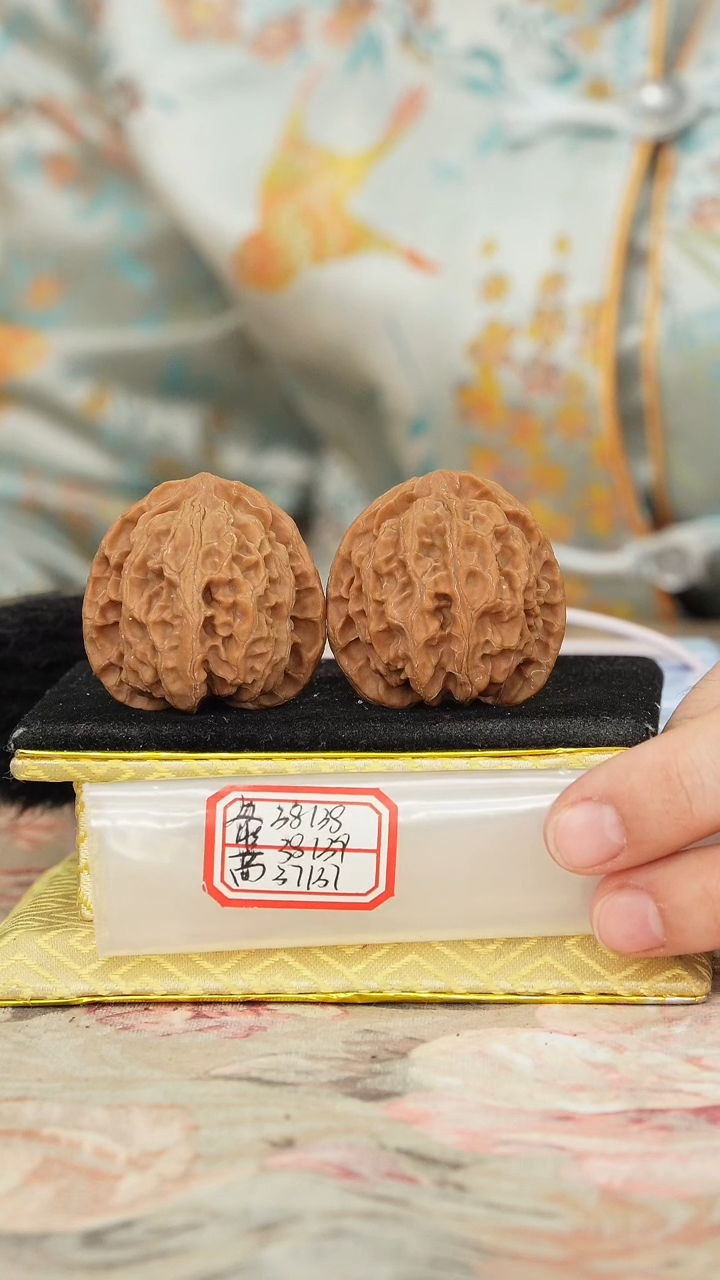 【闪购商品】文玩核桃把件苹果园