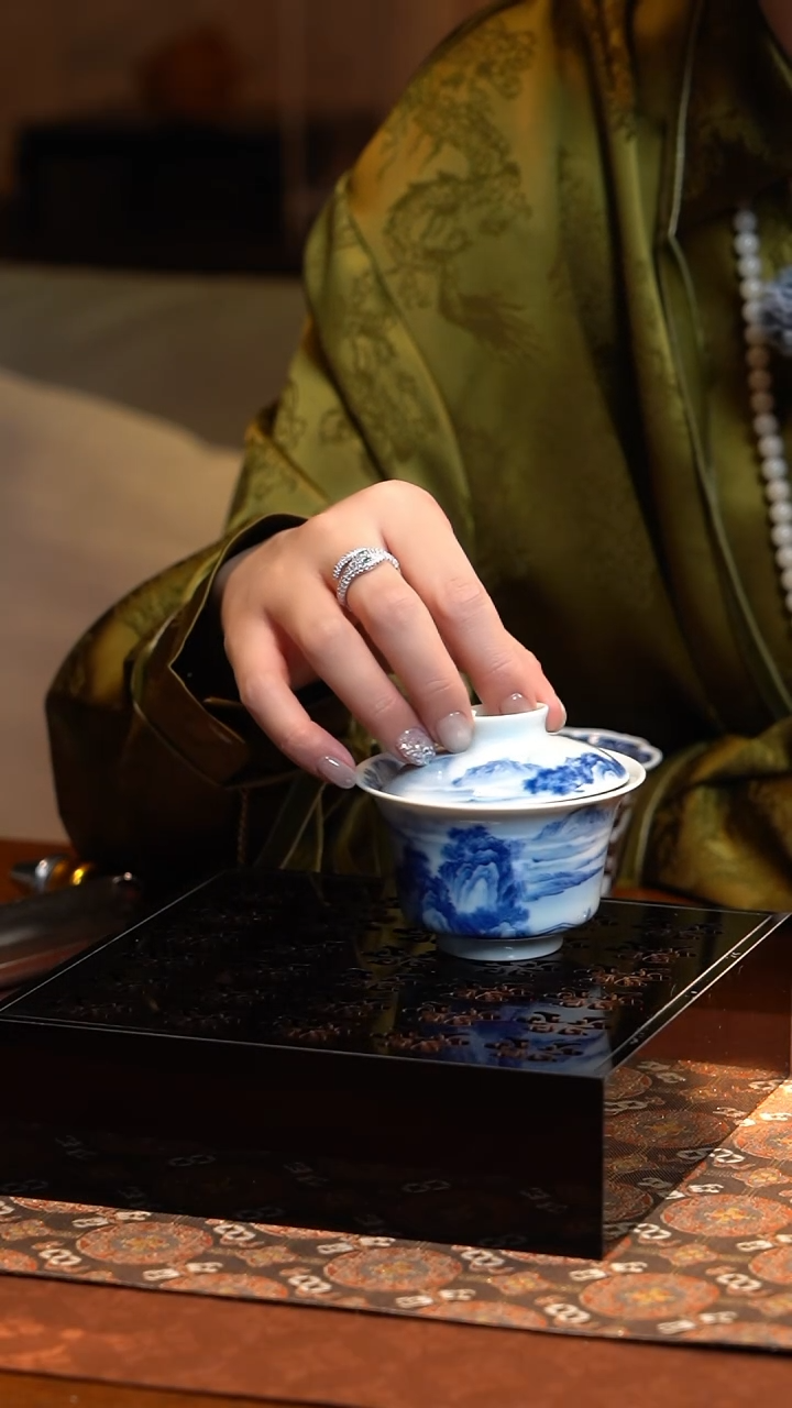 【闪购商品】L元煦窑青花山水二才盖碗