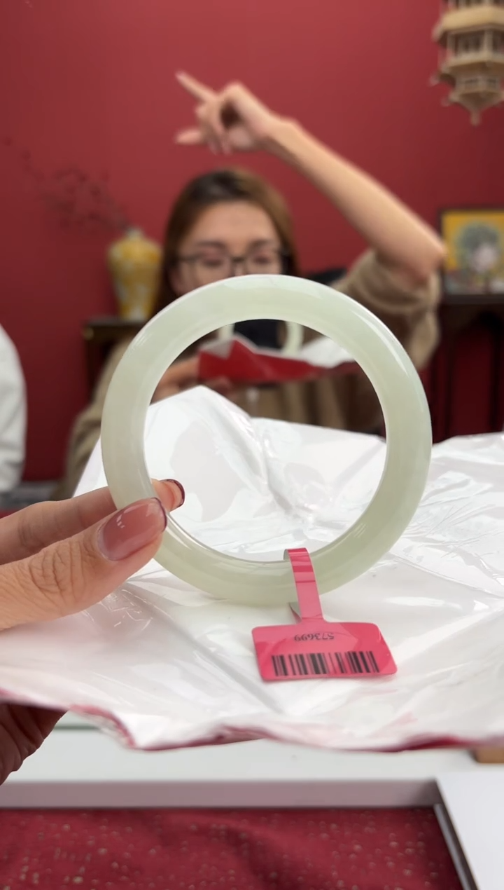 【闪购商品】翡翠手镯未镶嵌1手镯