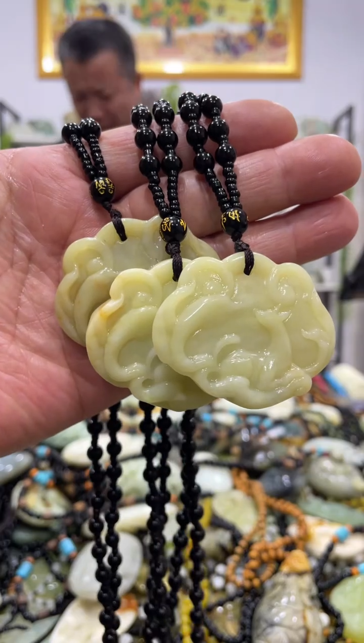 【闪购商品】岫玉吊坠未镶嵌多样性发货其中发一件