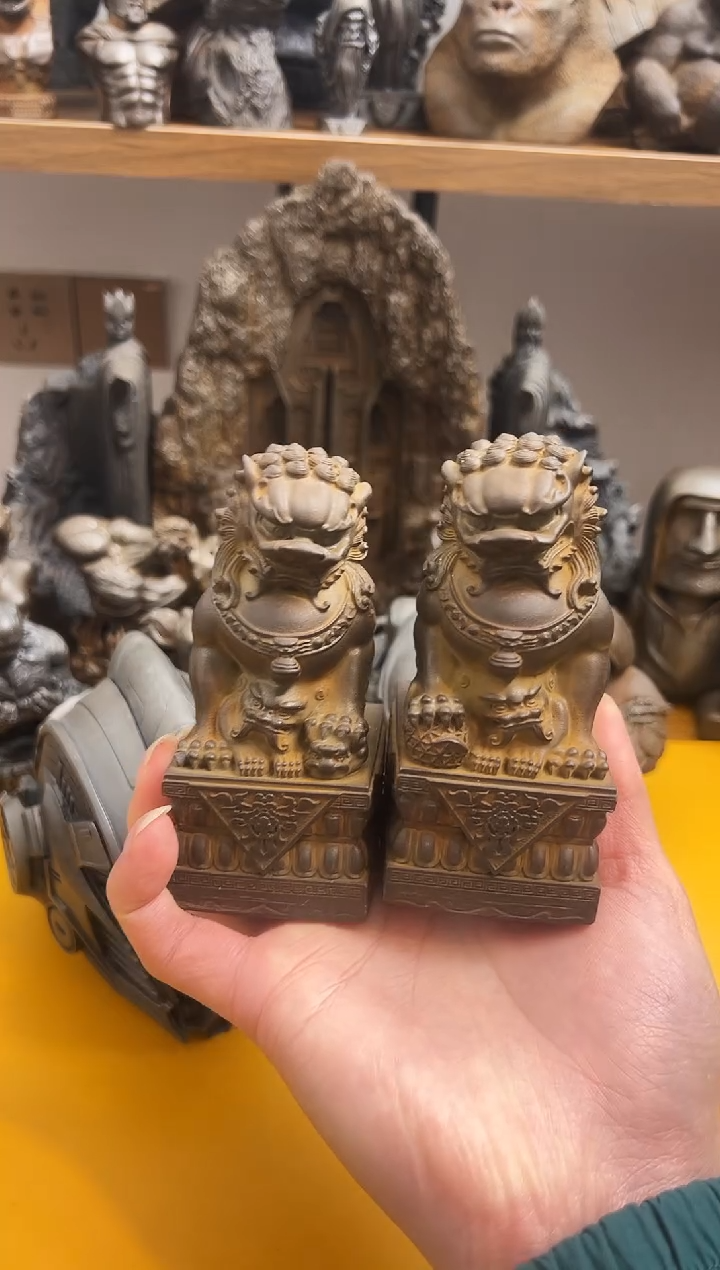 金属w*刷新铁艺---大号京狮一对