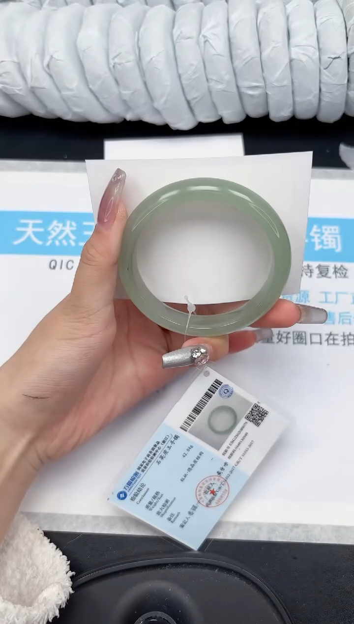 【闪购商品】石英质玉手镯未镶嵌211-60.2