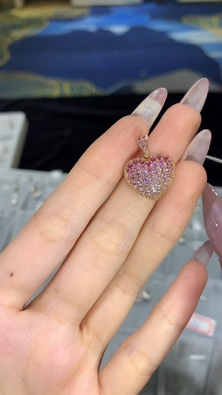 【闪购商品】蓝宝石吊坠18K金镶嵌粉蓝宝吊坠