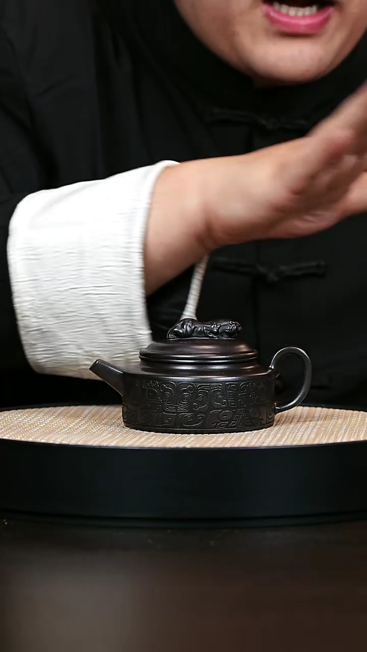 茶壶紫砂卧虎藏龙· 石黄