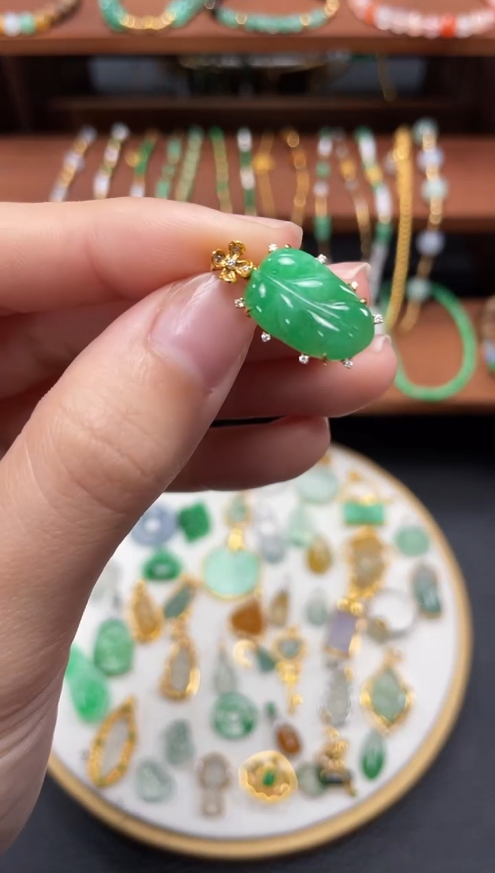 【闪购商品】翡翠吊坠(不含链)18K金镶嵌一个   JK157