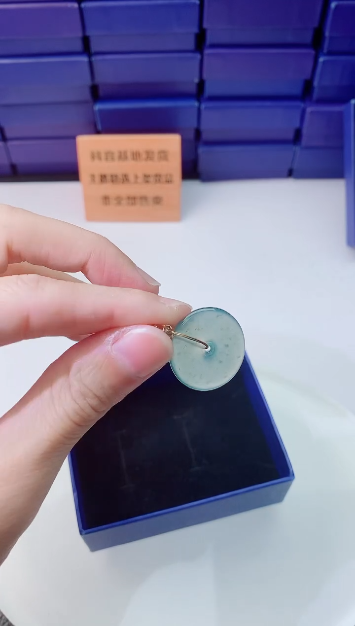 翡翠未镶嵌颈饰11111111`