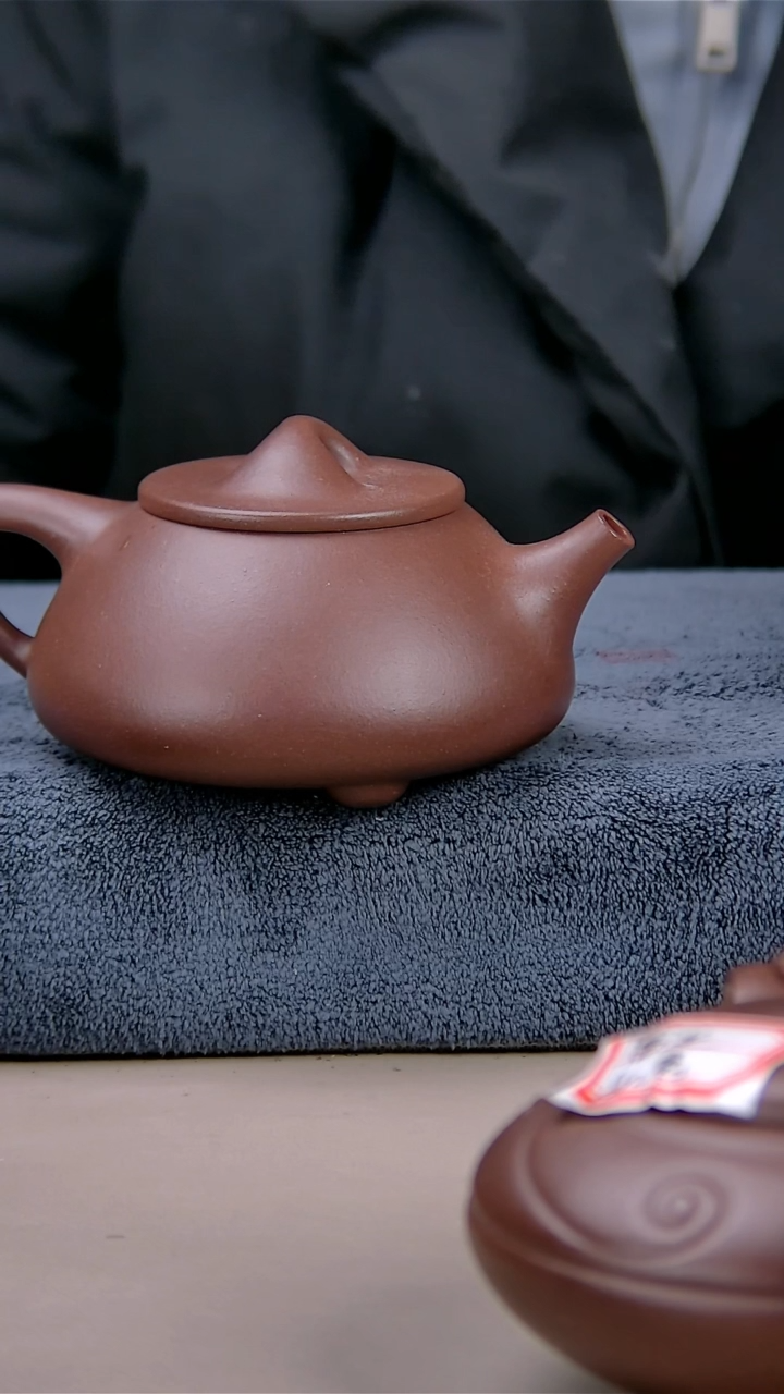 【闪购商品】紫砂茶壶景周石瓢底草清260