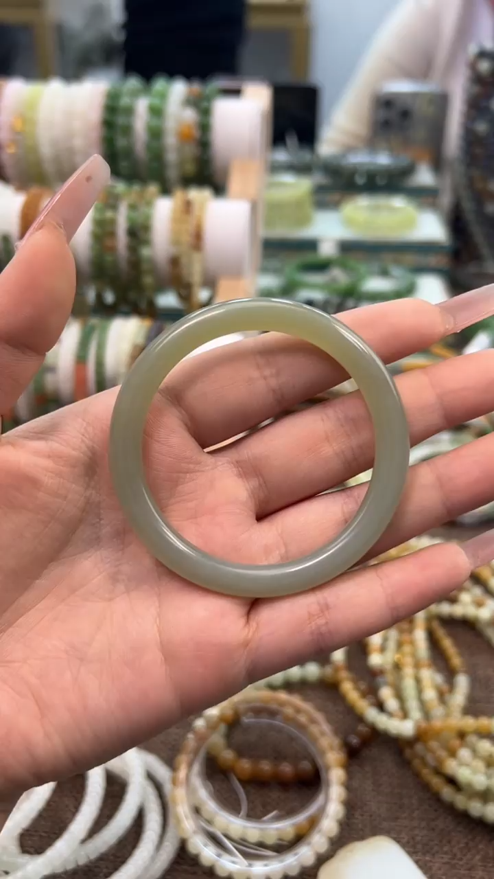 【闪购商品】和田玉手镯未镶嵌和田玉手镯多样性拍一发一