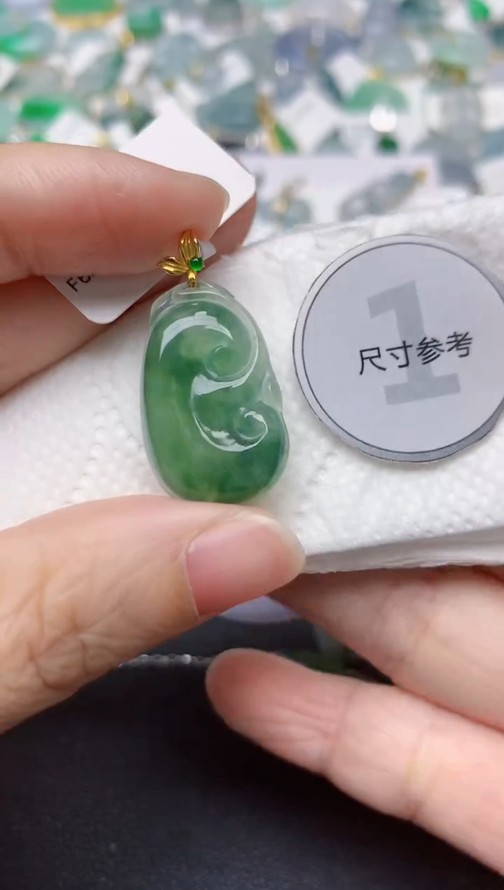 颈饰18K金镶嵌翡翠天然缅甸A货翡翠