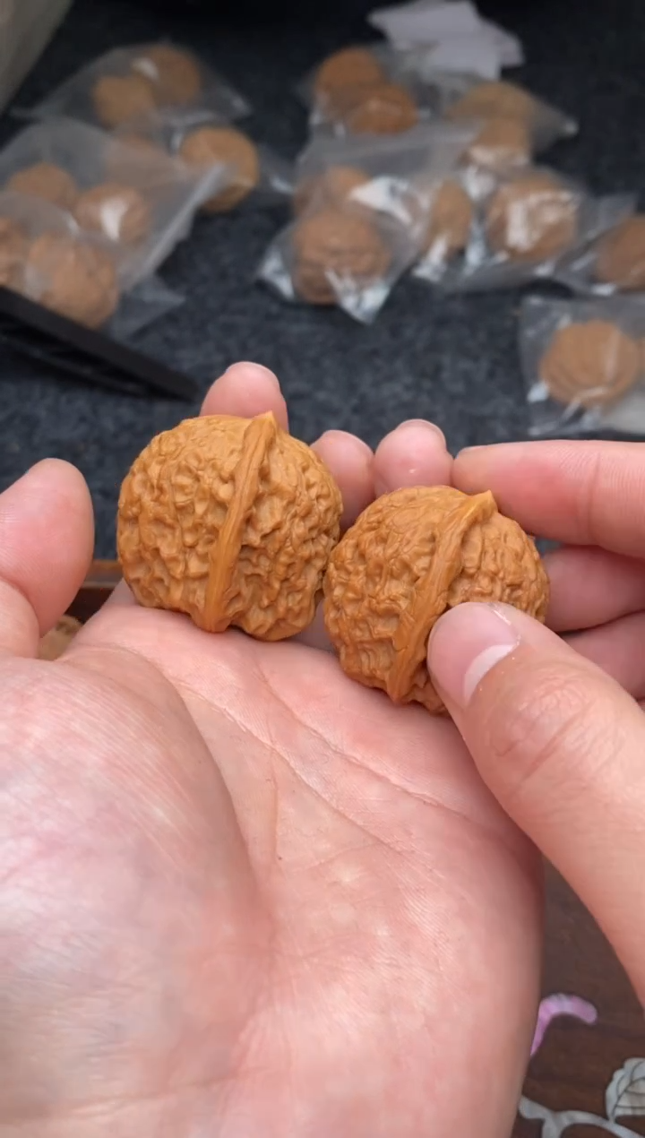 【闪购商品】文玩核桃把件G155号36尺血麒麟