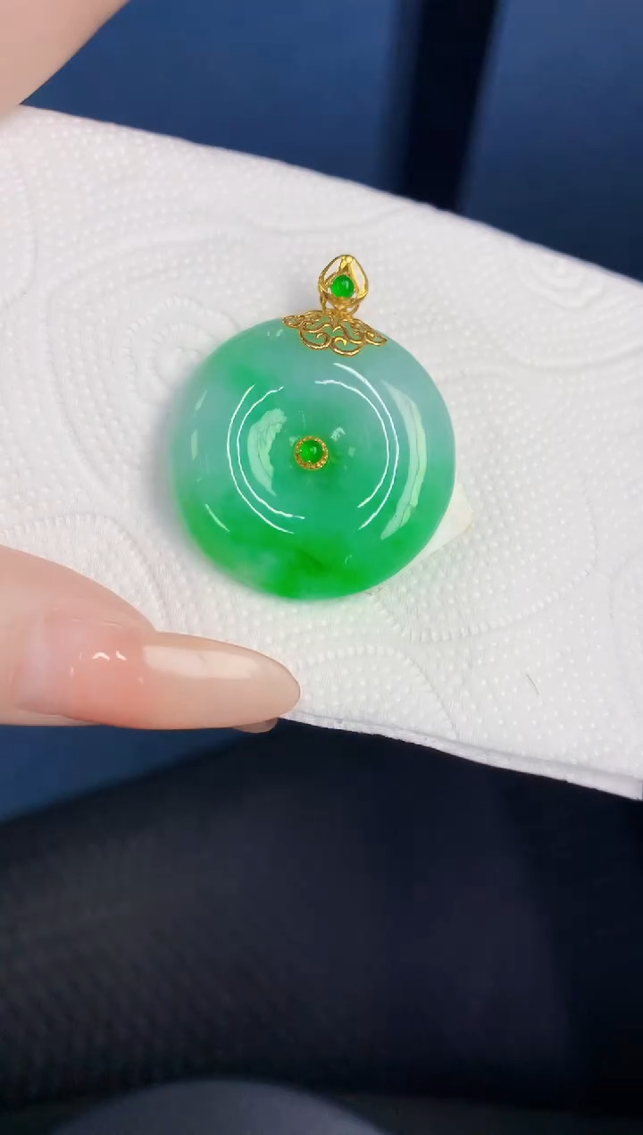 颈饰18K金镶嵌翡翠缅甸天然翡翠A货