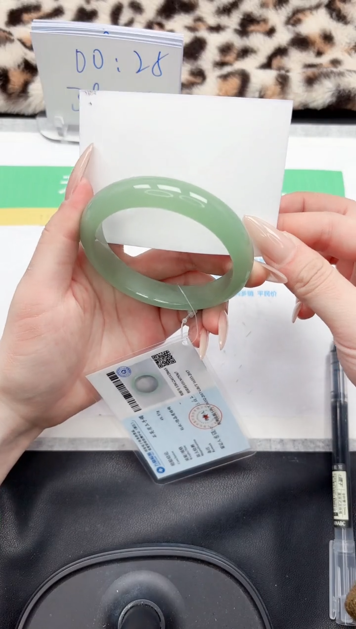 【闪购商品】石英质玉手镯未镶嵌370-64