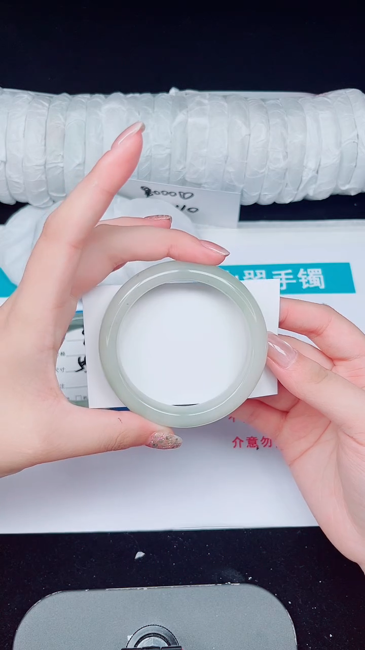 未镶嵌手镯石英质玉100-55/56