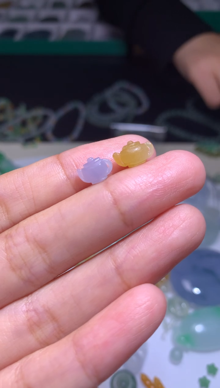 未镶嵌定制翡翠毛货