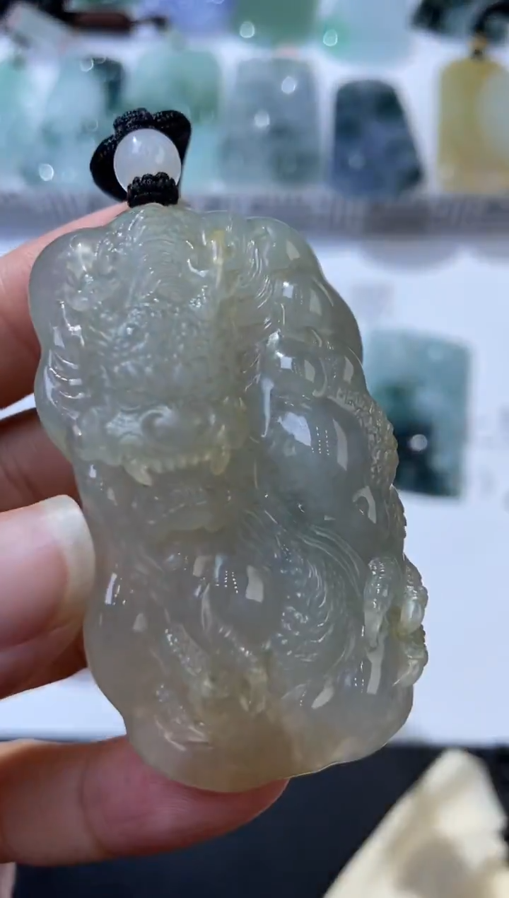 未镶嵌挂件翡翠376927   多人