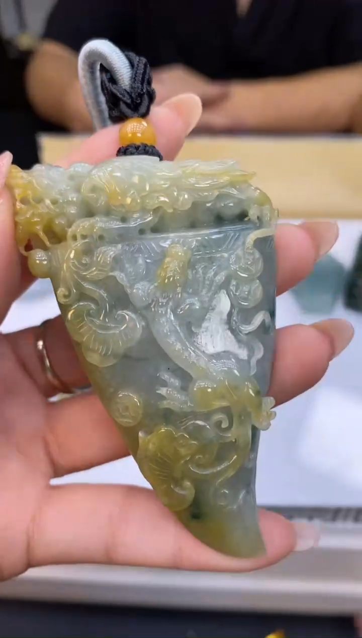 颈饰未镶嵌翡翠40861