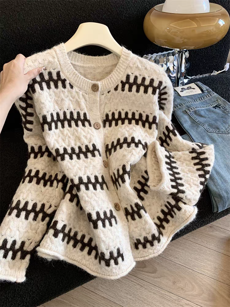 设计感文艺宽松针织外套毛衣女日系复古波浪条纹圆领开衫上衣女