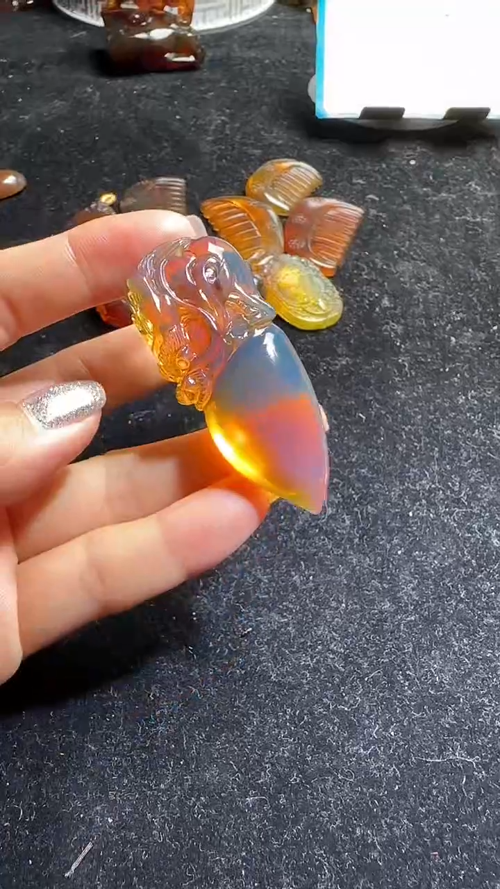 未镶嵌颈饰琥珀23658744