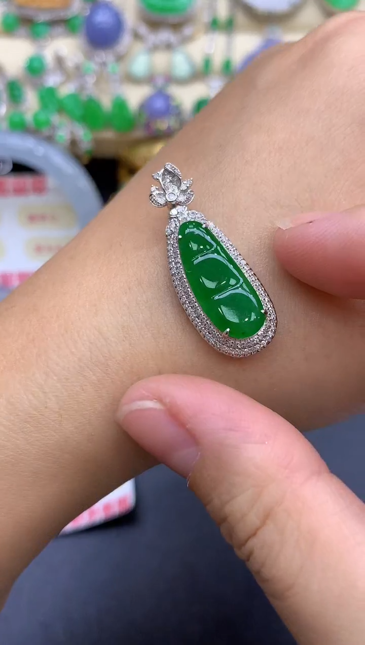 颈饰18K金镶嵌翡翠281-中国好珍宝