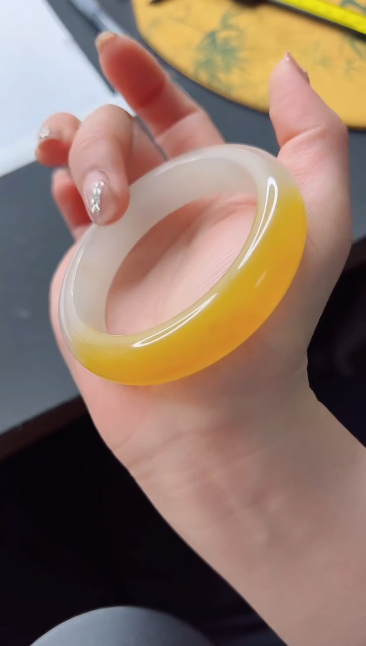 【闪购商品】石英质玉手镯未镶嵌433-57+