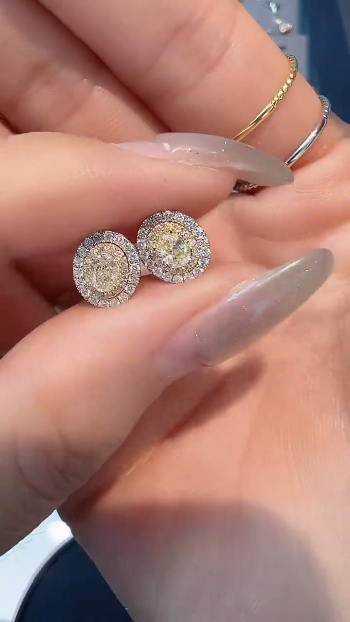 【闪购商品】钻石耳饰18K金镶嵌耳钉