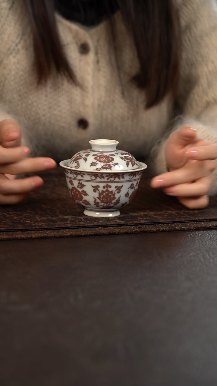 【闪购商品】杯声华堂釉里红四季花卉盖碗