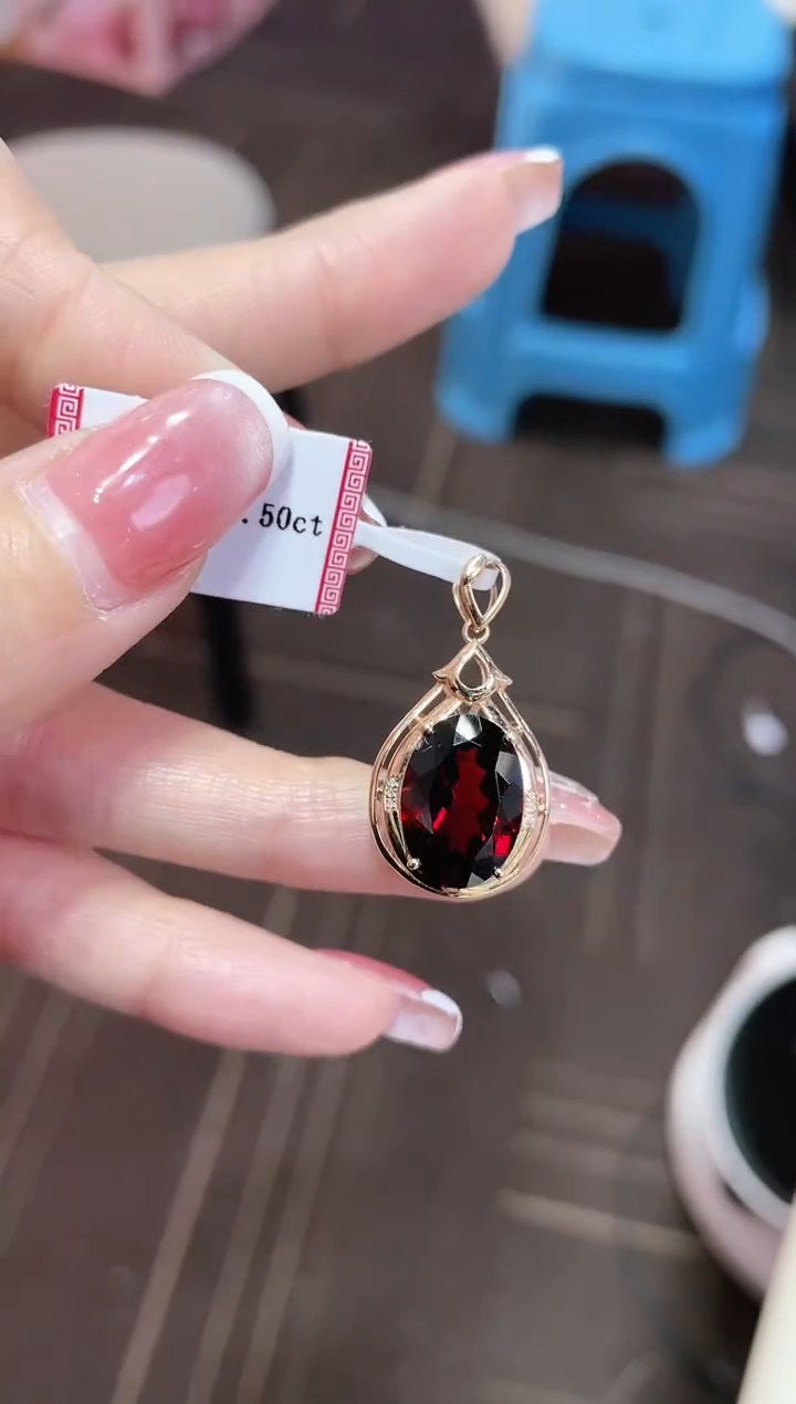 【闪购商品】石榴石吊坠18K金镶嵌·