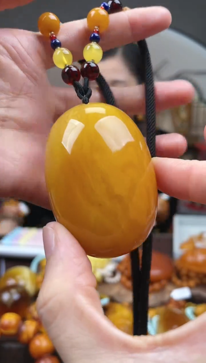 【闪购商品】琥珀裸石未镶嵌首饰 假1赔4 （多样性发货1件