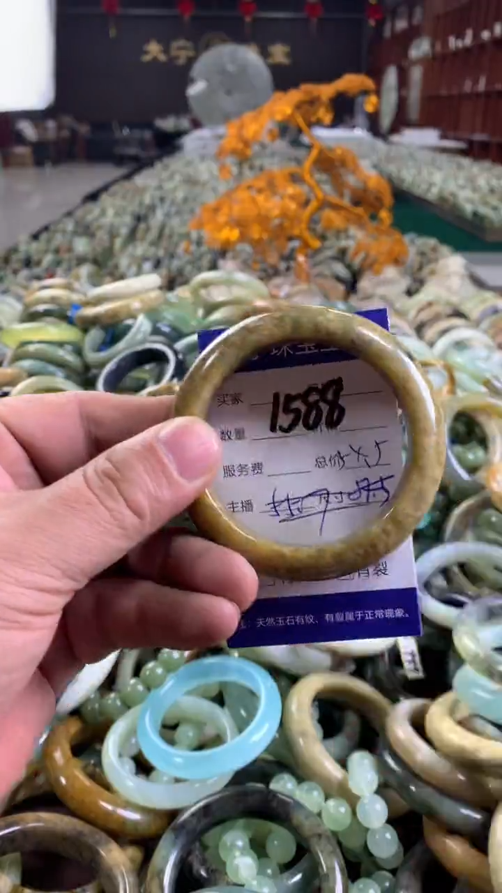 未镶嵌蛇纹石玉手镯1588