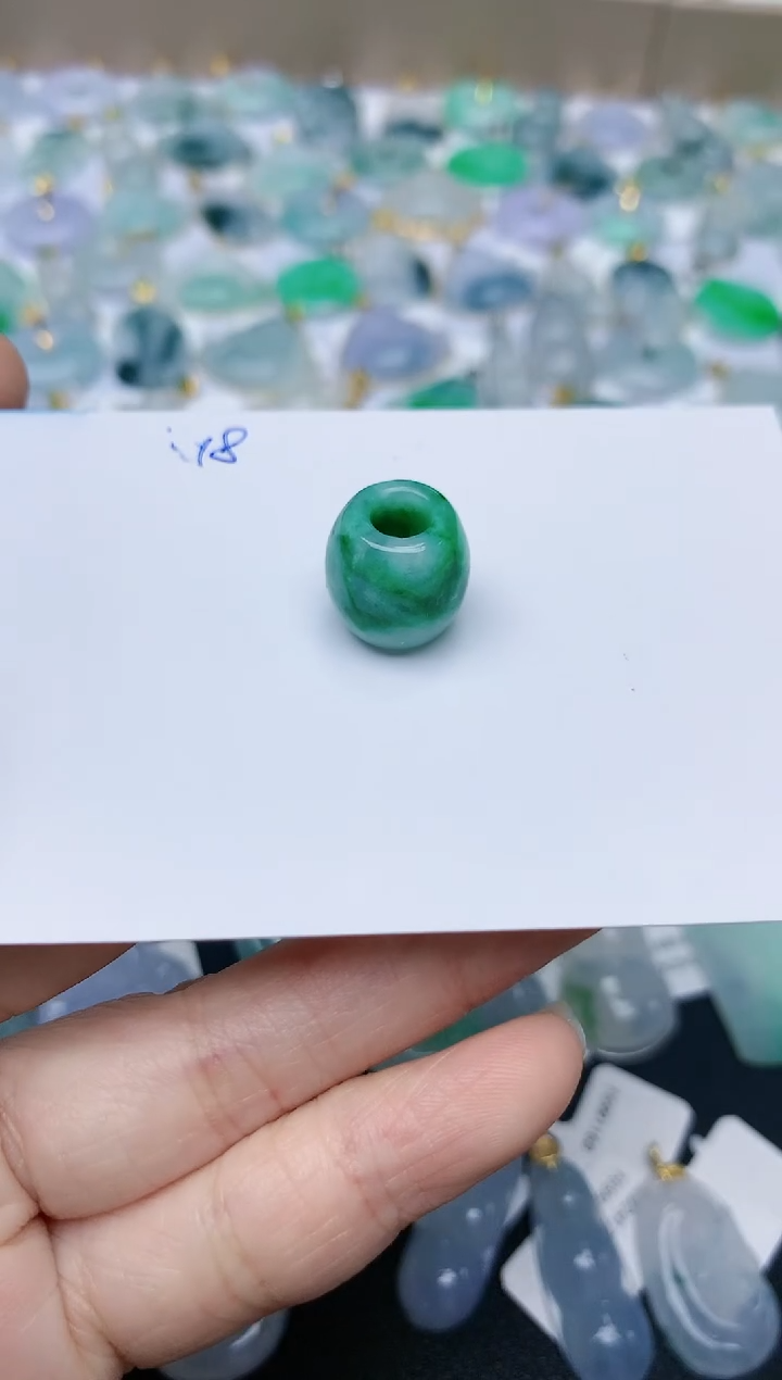 【闪购商品】翡翠颈饰未镶嵌天然翡翠A货    18