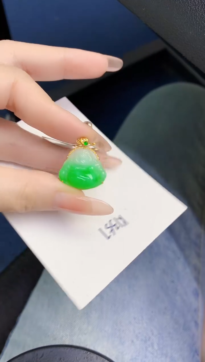 颈饰18K金镶嵌翡翠缅甸天然翡翠A货