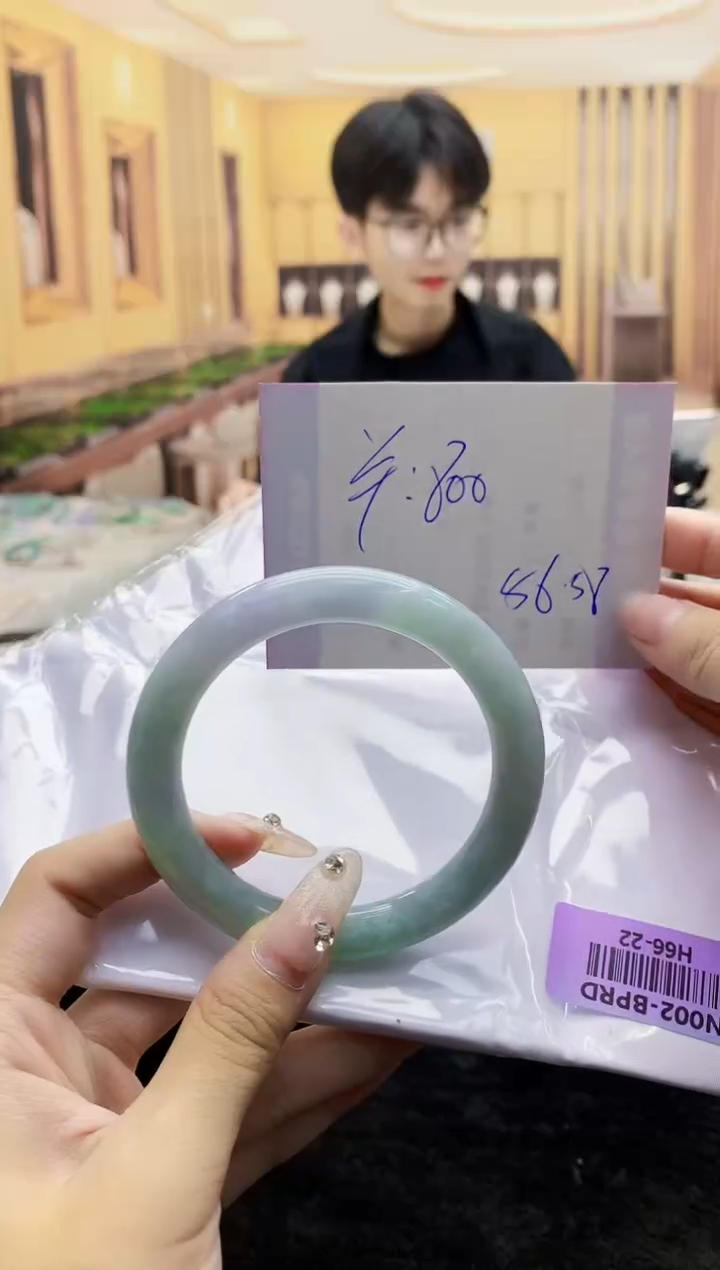 【闪购商品】翡翠手镯未镶嵌      H66-22