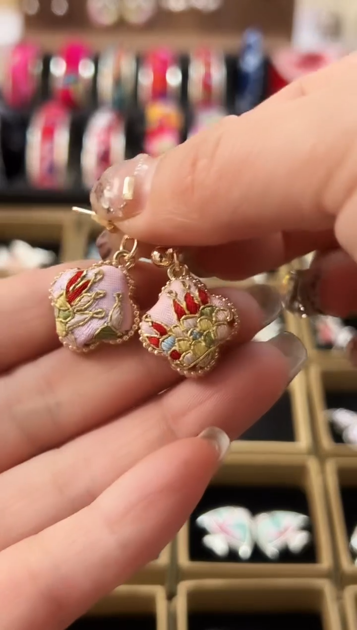 【闪购商品】织绣民族风老绣饰品144